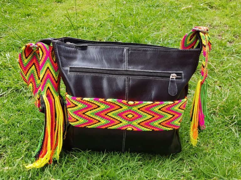 BOLSO -ARCOIRIS EN CUERO Y CON GASA WAYUU – Tienda oficial artesanías