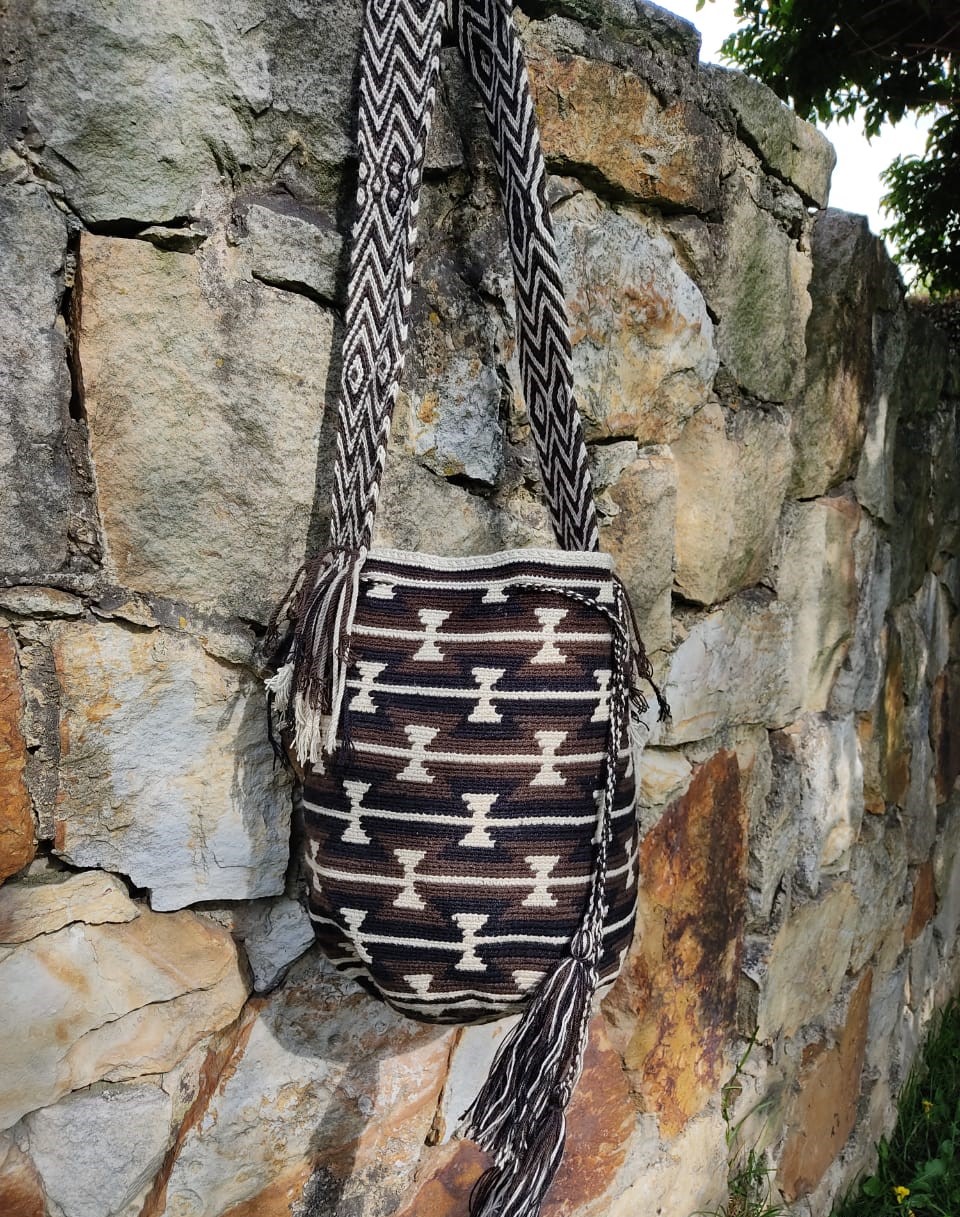MOCHILA WAYÚU TONALIDADES TIERRA- TRADICIONAL